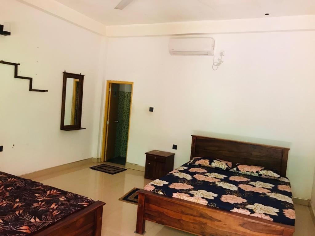 Punkalasa Tourist Lodge Anuradhapura Exteriör bild
