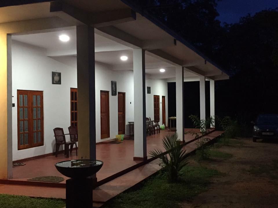 Punkalasa Tourist Lodge Anuradhapura Exteriör bild