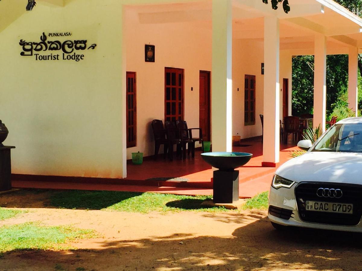Punkalasa Tourist Lodge Anuradhapura Exteriör bild